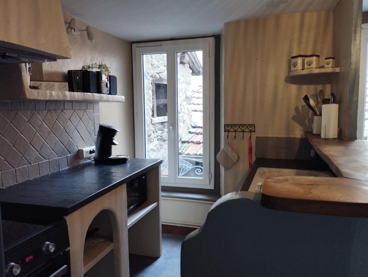 Maison De Village Dans Une Rue Calme Ax-les-Thermes Bagian luar foto